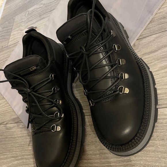 Dior shoe - Picture 1 of 7